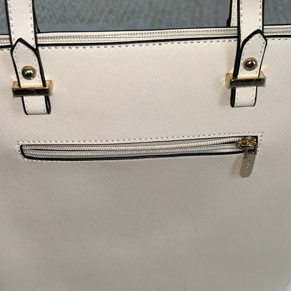 LIKE NEW Lovevook Classic Shoulder Tote Laptop Bag